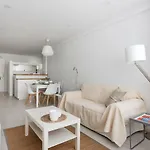 شقة Light-filled, Fully Renovated Near Belem, By Timecooler