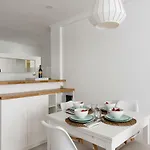 شقة Light-filled, Fully Renovated Near Belem, By Timecooler Lisboa