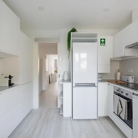 Appartement Light-filled, Fully Renovated Near Belém, By Timecooler Lisboa