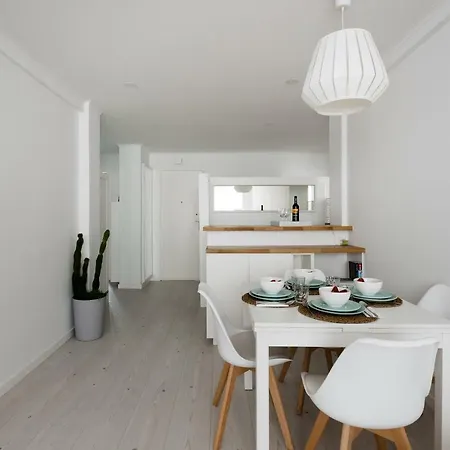 アパート Light-filled, Fully Renovated Near Belem, By Timecooler リスボン