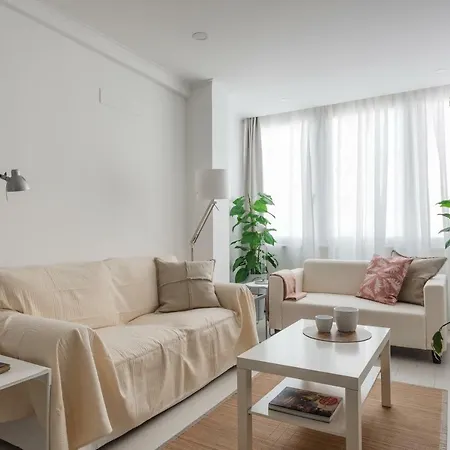 Light-filled, Fully Renovated Near Belem, By Timecooler Apartman *