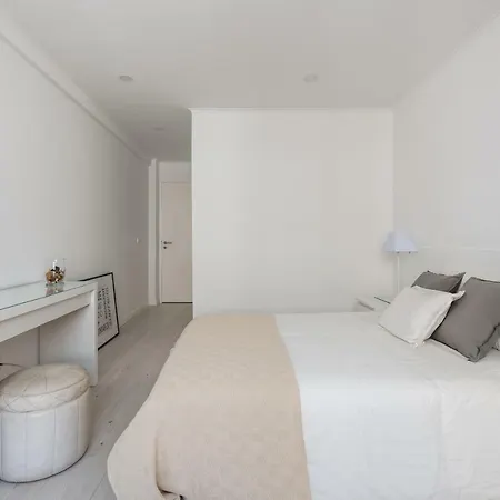 Light-filled, Fully Renovated Near Belem, By Timecooler アパート