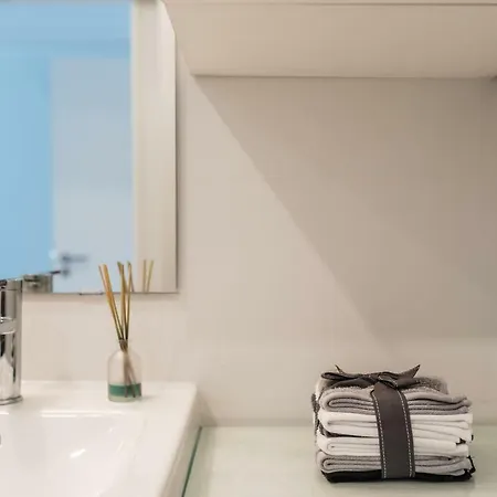 Light-filled, Fully Renovated Near Belém, By Timecooler Appartement *