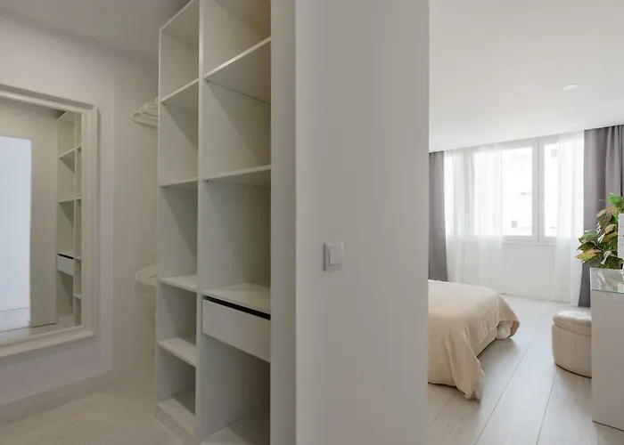 Light-filled, Fully Renovated Near Belem, By Timecooler Lisboa