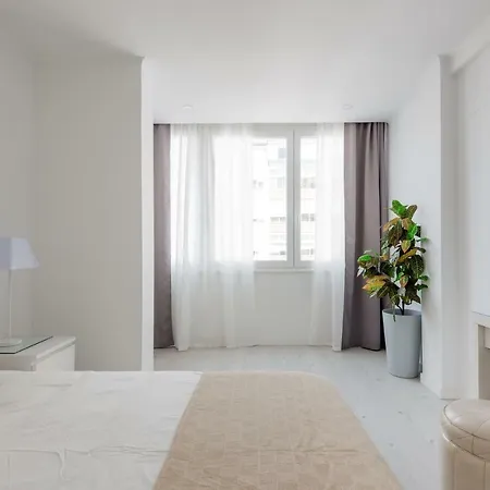 Appartamento Light-filled, Fully Renovated Near Belém, By Timecooler Lisbona