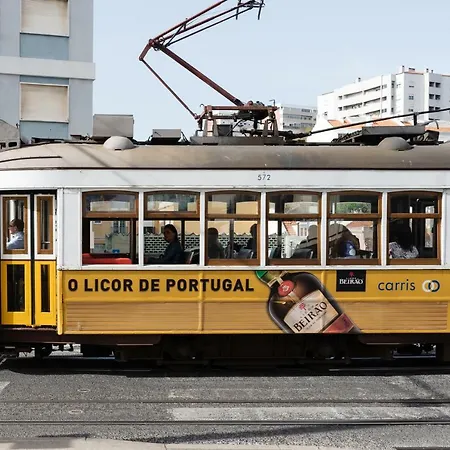 Appartamento Light-filled, Fully Renovated Near Belém, By Timecooler Lisbona