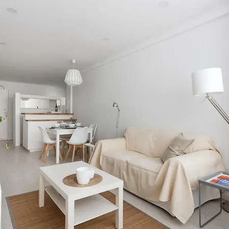 דירה Light-filled, Fully Renovated Near Belem, By Timecooler