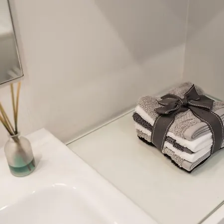 Light-filled, Fully Renovated Near Belem, By Timecooler דירה *