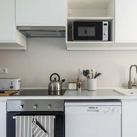 דירה Light-filled, Fully Renovated Near Belem, By Timecooler