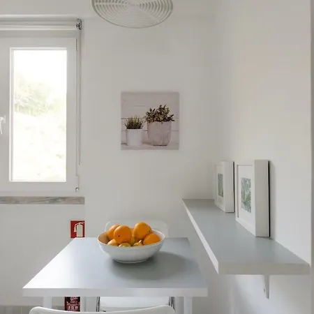 Light-filled, Fully Renovated Near Belem, By Timecooler ליסבון